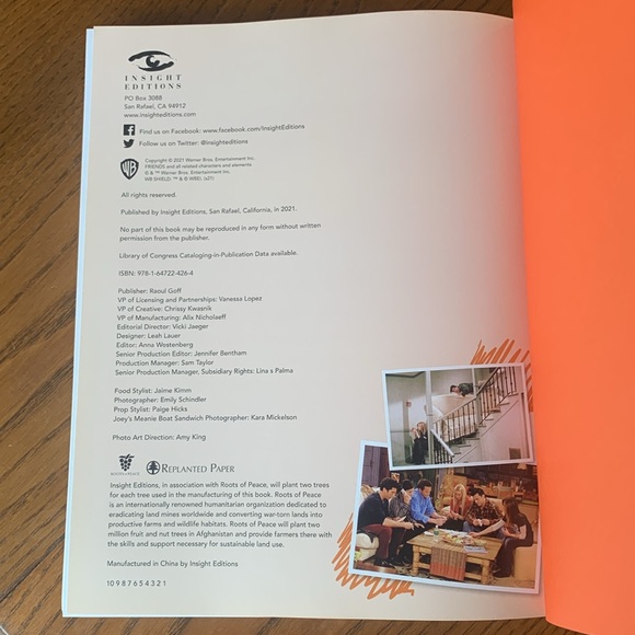 Friends, The Official Cookbook”. Brand new, never used, hardcover - Picture 5 of 5